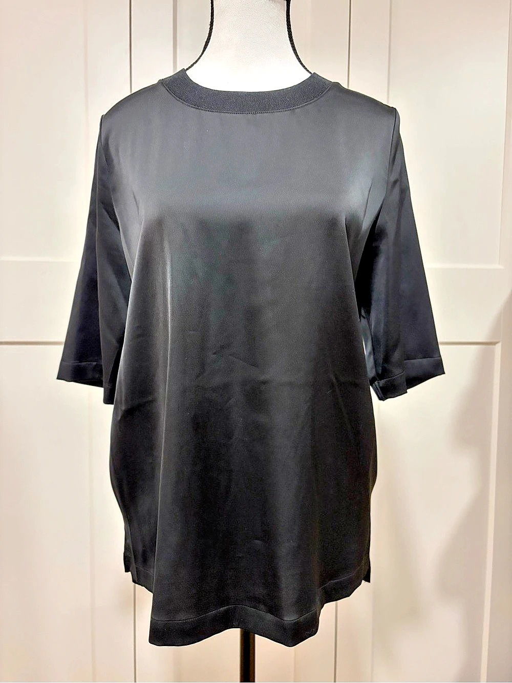 WHO WHAT WEAR Black Short Sleeve Top Size Small Like New